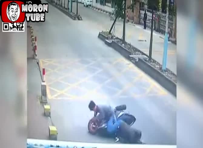 Video :A phone thief in China receives a memorable thrashing